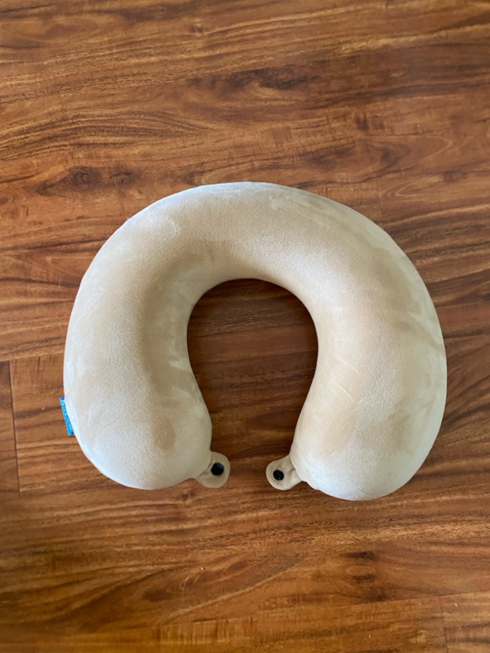 Brookstone Tan Soft Plush Travel Neck Pillow Cozy Comfort Airport Adult Kids